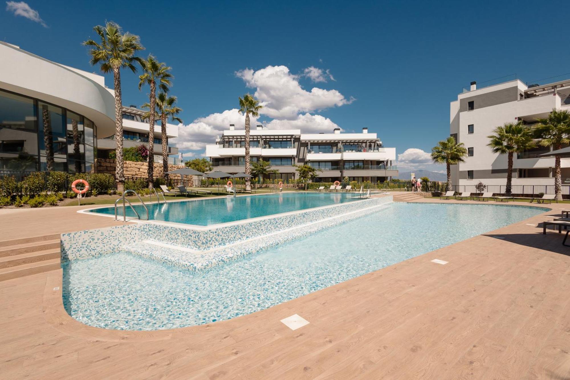 Luxurious 2 Bedroom Apartment Close To The Beach In Эстепона Экстерьер фото