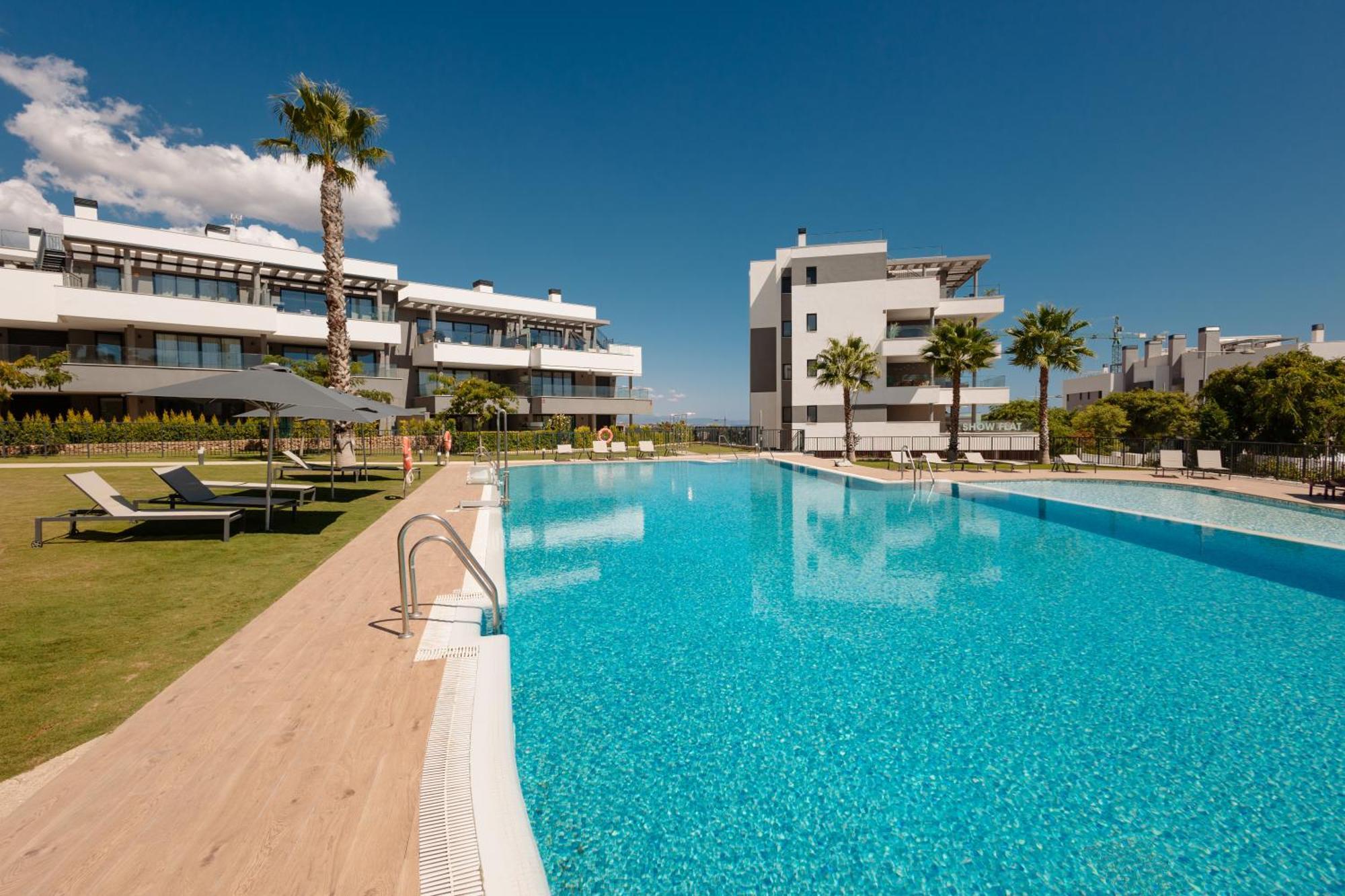 Luxurious 2 Bedroom Apartment Close To The Beach In Эстепона Экстерьер фото
