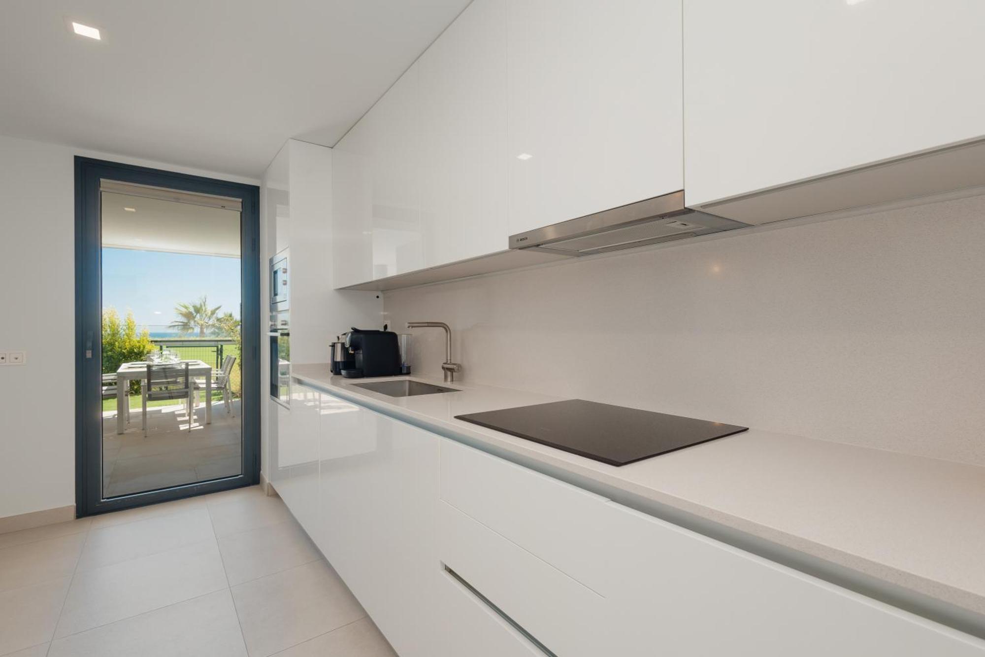 Luxurious 2 Bedroom Apartment Close To The Beach In Эстепона Экстерьер фото