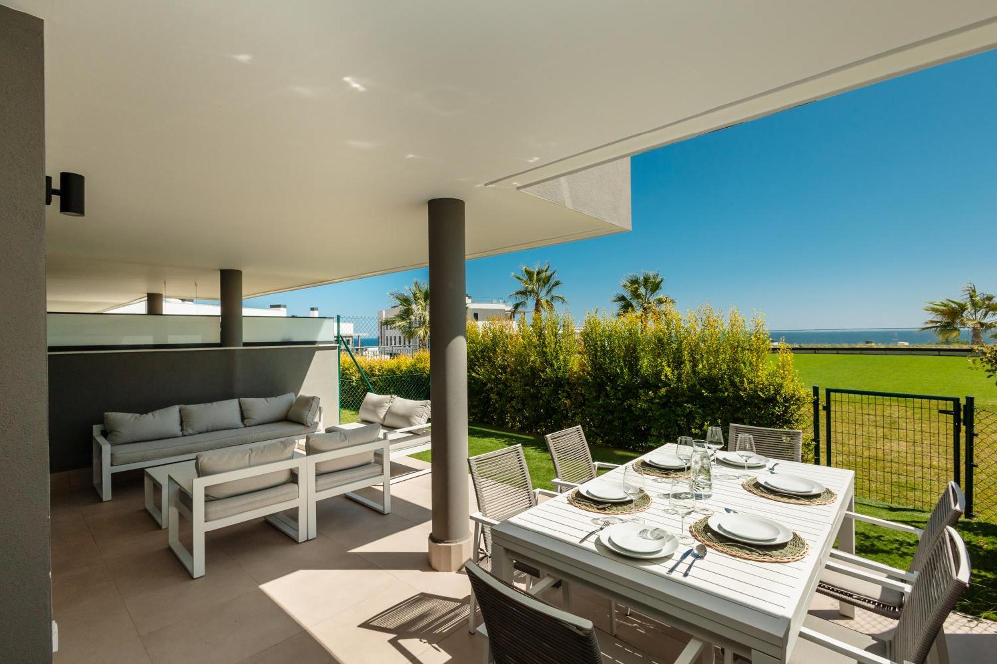 Luxurious 2 Bedroom Apartment Close To The Beach In Эстепона Экстерьер фото